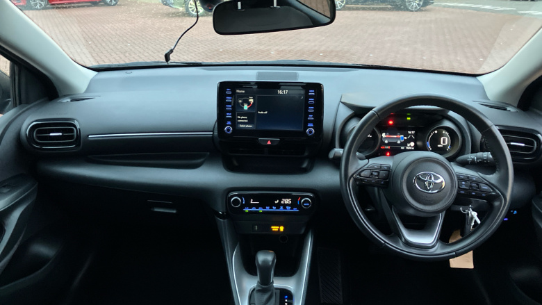 Toyota Yaris 1.5 Hybrid Design 5dr CVT Hybrid Hatchback